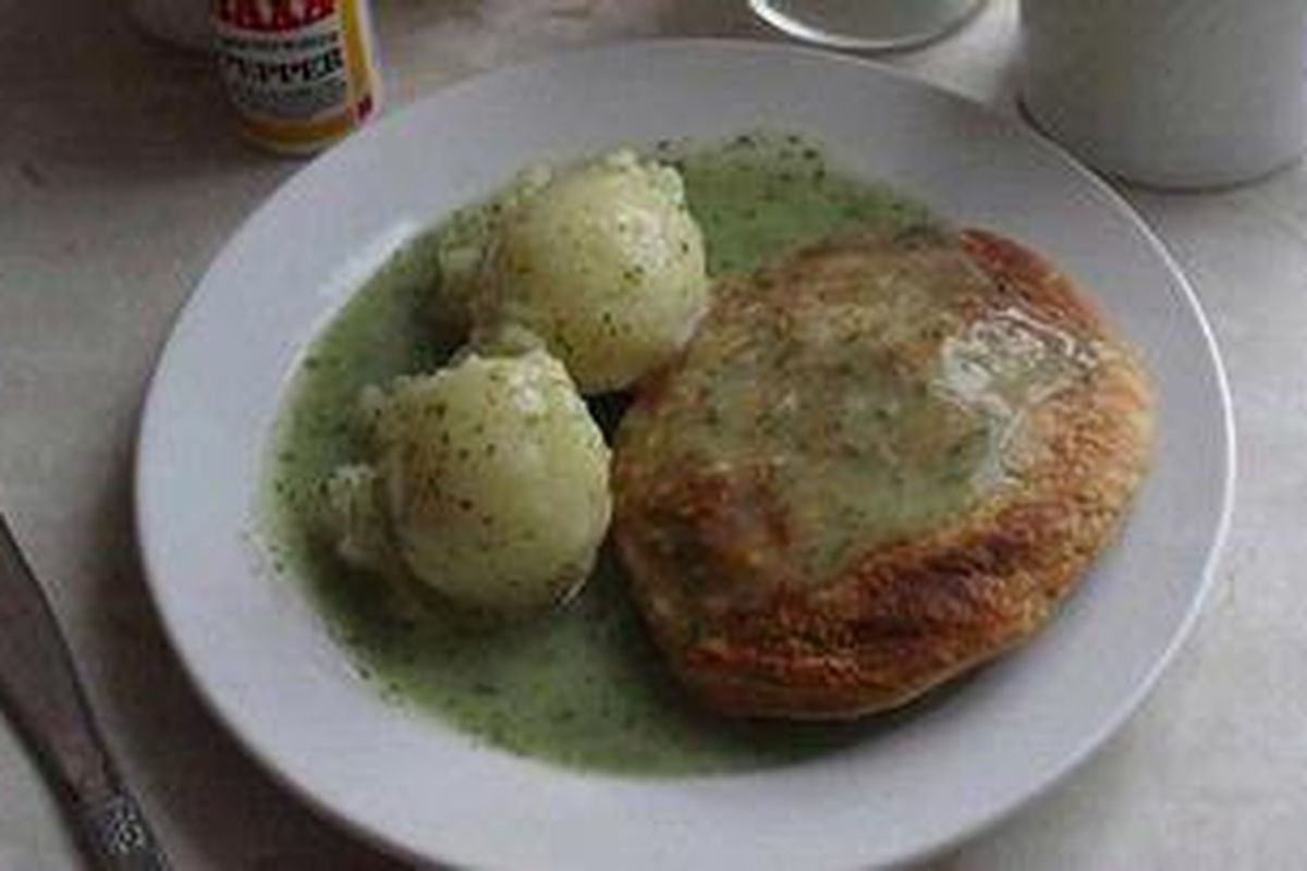 David Beckham mentraktir pemain dan staf pelatih Tottenham Hotspur makanan ini, "Pie and Mush".