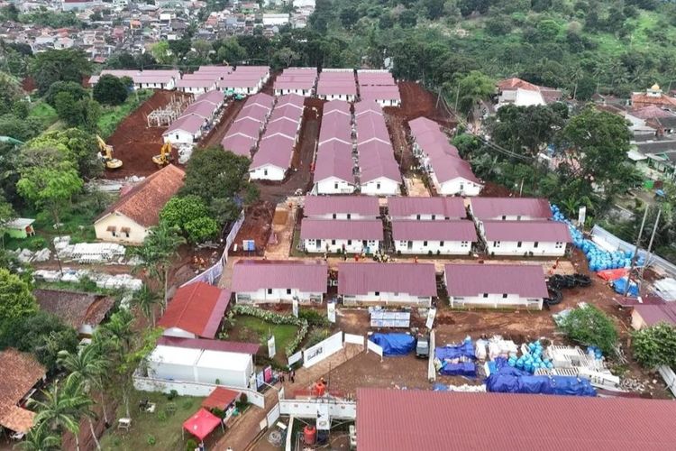 Saat Tahun Baru 2023, Kementerian PUPR telah menyelesaikan pembangunan 90 unit RISHA bagi korban bencana di Cianjur.