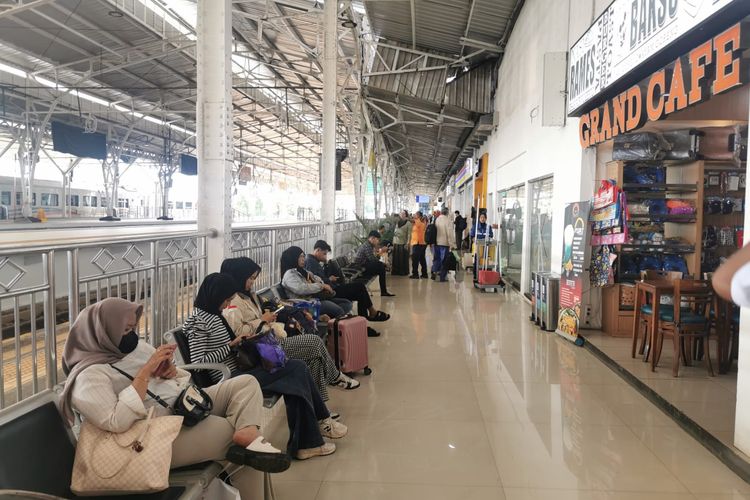 Jelang Lebaran 2026, Tiket Kereta di Kutoarjo Laris, Penumpang Dapat WiFi Gratis