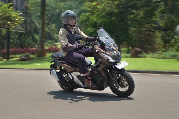 Honda ADV160 RoadSync