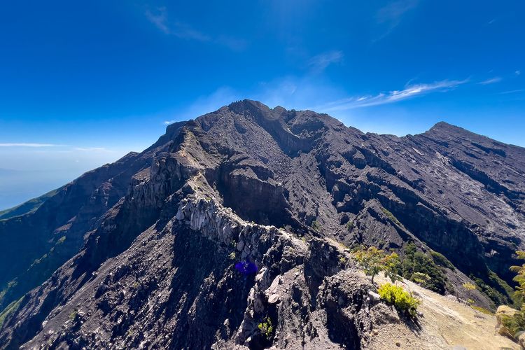 Budget Mendaki Gunung Raung via Kalibaru, Siapkan Uang Segini