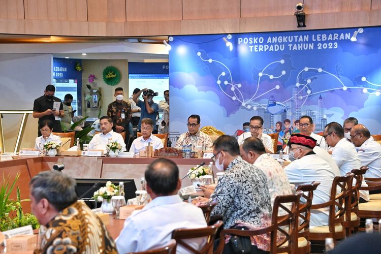 Menteri Perhubungan Budi Karya Sumadi, Selasa (5/2), secara resmi menutup Posko Angkutan Lebaran Terpadu Tahun 2023 yang telah berlangsung selama 19 hari mulai 14 April s.d. 2 Mei 2023 di Kantor Kemenhub, Jakarta.