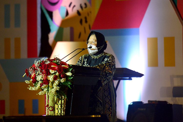 Wali Kota Surabaya Risma memberikan sambutan pada pembukaan Word Habitat Day 2020 di Surabaya, Senin (5/10/2020). 