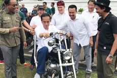 Jokowi Jajal Chopper Kustom di Istana Bogor