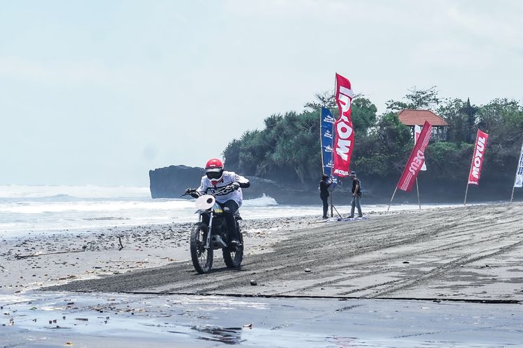 Motul Indonesia kolaborasi dengan Deus Ex Machina dalam Slidetoberfest 2024