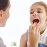 6 Penyebab Tonsilitis yang Membuat Amandel Bengkak dan Radang
