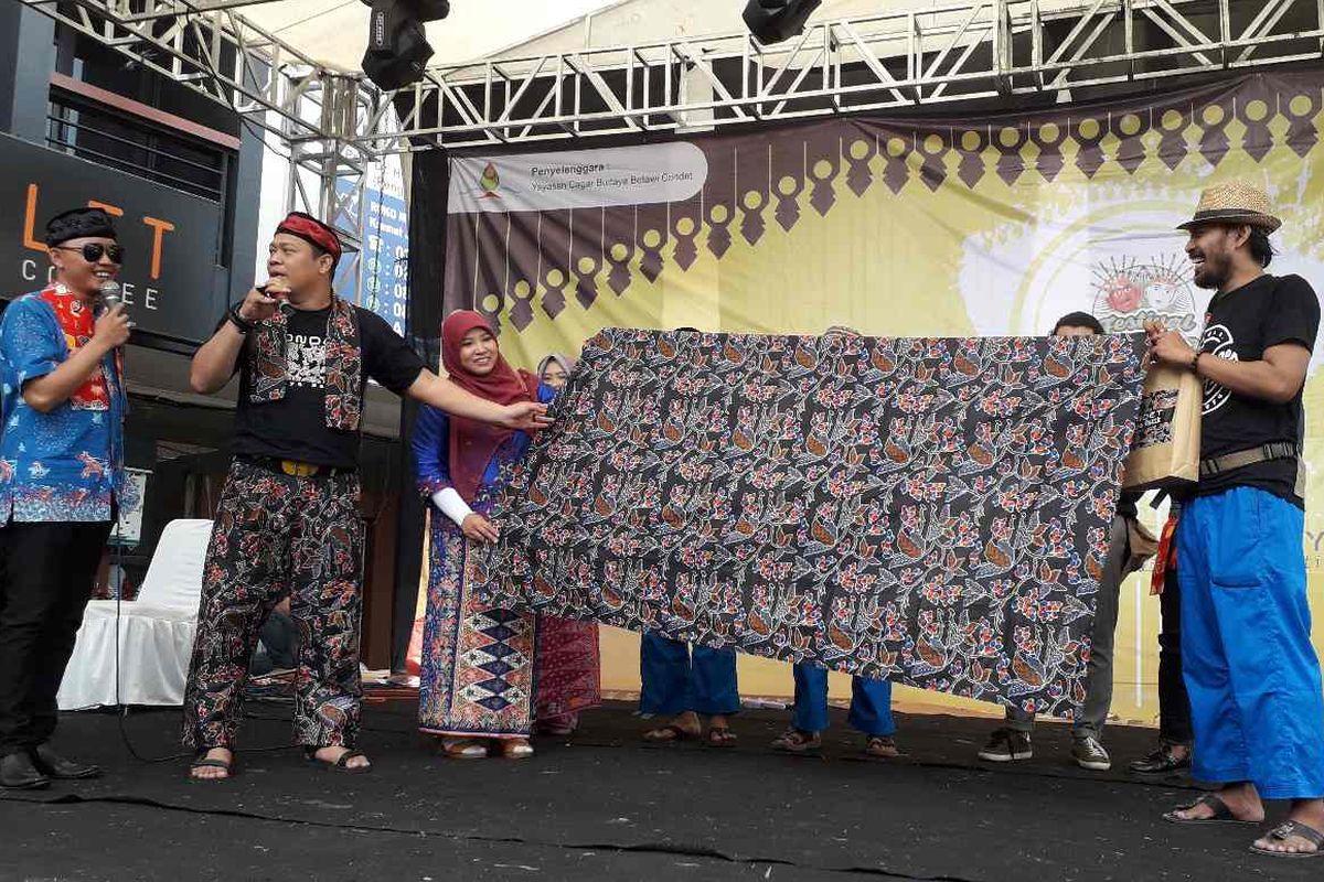 Batik condet yang dihadirkan di Festival Condet 2019 pada Sabtu (27/07/2019).