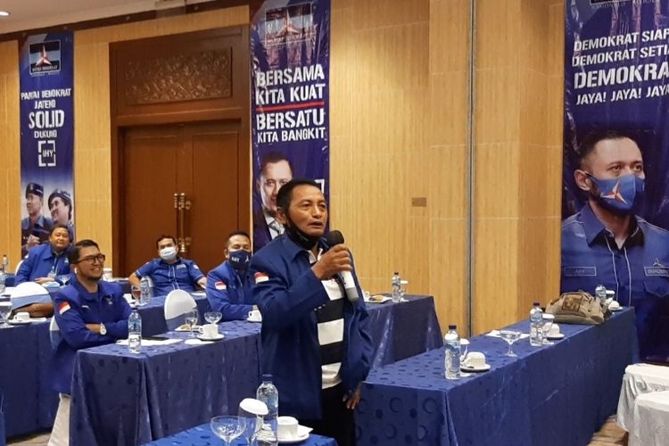 Ketua DPC Partai Demokrat Kabupaten Cilacap Sudiarto menanggapi hasil Kongres Luar Biasa (KLB) usai Rakorda di Hotel Grand Candi Semarang, Minggu (7/3/2021)