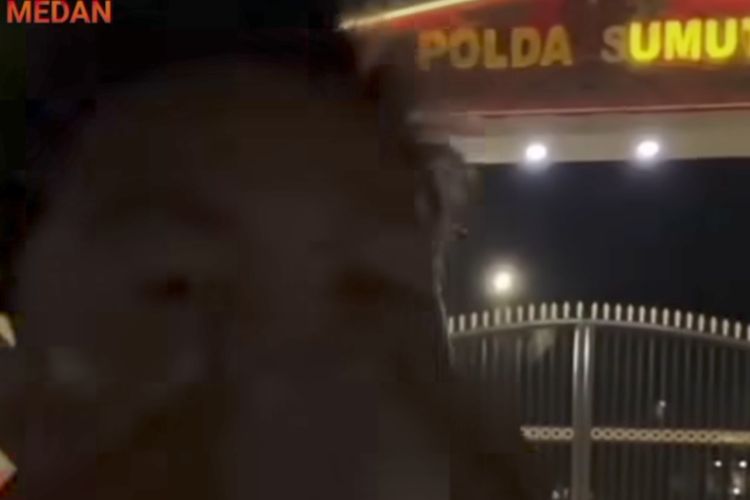 Potongan video pria di Kota Medan membuat konten ngelem di depan Polda Sumut.  
