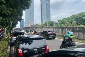 Biang Kerok Macet di Casablanca Minggu Siang: Parkir Liar di TPU Menteng Pulo