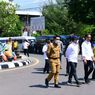 Jokowi Tinjau Program Padat Karya Jalan dan Taman di Kota Cirebon