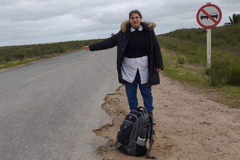 Demi Ajar 2 Siswa, Guru Ini Tiap Hari Tempuh 200 Km Pulang Pergi