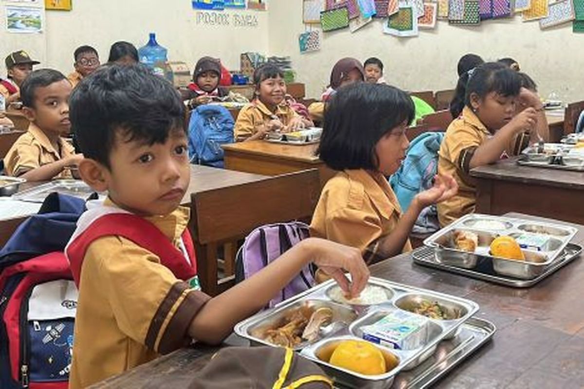 Antusiasme Siswa Terhadap Program Makan Bergizi di Solo