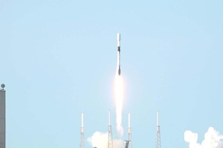 Peluncuran Satelit Republik Indonesia-1 (Satria-1) dari Tanjung Canaveral, Florida, Amerika Serikat, Minggu (18/6/2023) waktu setempat. Satria-1 adalah satelit internet pertama milik Indonesia.