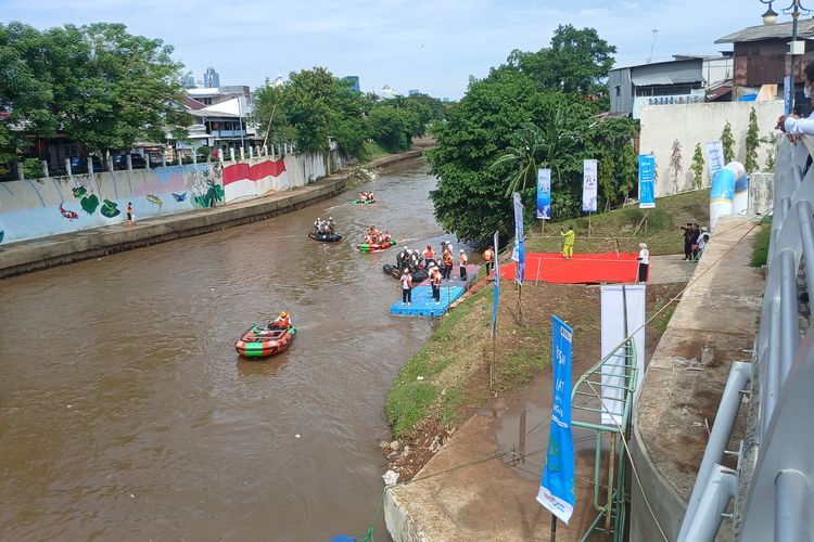 Kementerian PU gelar aksi bersih-besih Sungai Ciliwung