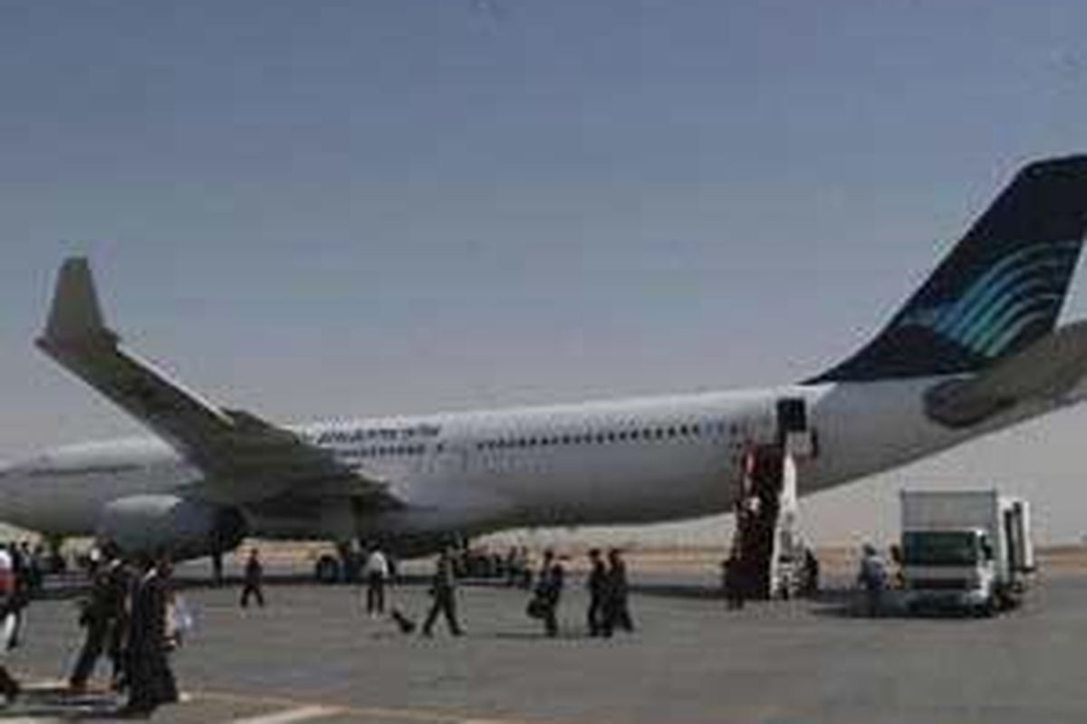 Pesawat jenis Airbus 300-330 milik PT Garuda Indonesia.