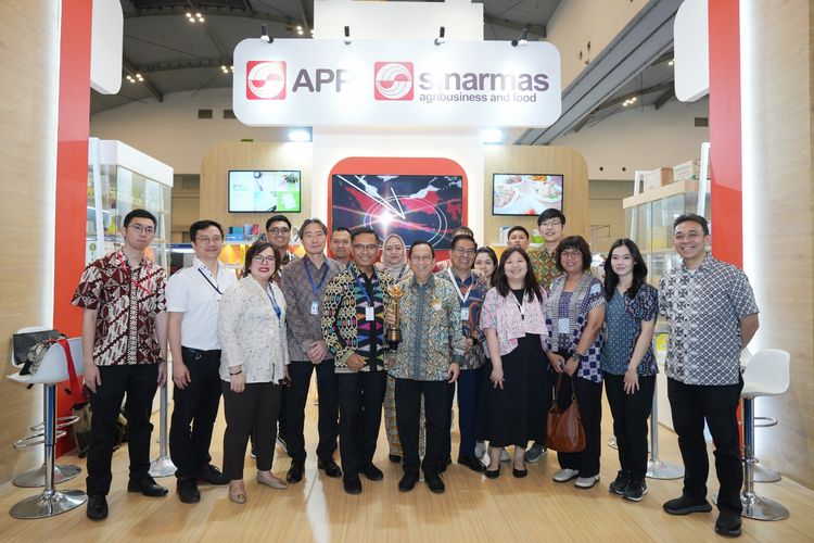 PT Indah Kiat Pulp & Paper Tbk, anak usaha APP Group, berhasil meraih penghargaan Primaniyarta kategori Eksportir Sustainable dalam ajang Trade Expo Indonesia (TEI) 2024 (9/10/2024).
