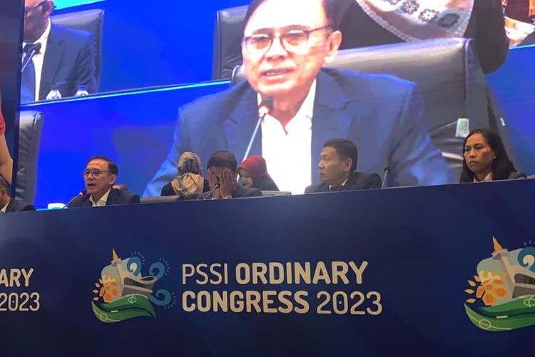 Mochamad Iriawan menyebut tidak akan maju mencalonkan diri lagi sebagai Ketua Umum PSSI untuk periode 2023-2027. Hal itu disampaikan Iwan Bule dalam Kongres Biasa PSSI di Hotel Sultan, Jakarta, Minggu (15/1/2023).