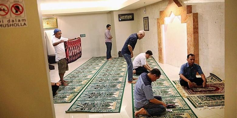 Halangan yang memperbolehkan kita tidak melaksanakan sholat jumat adalah