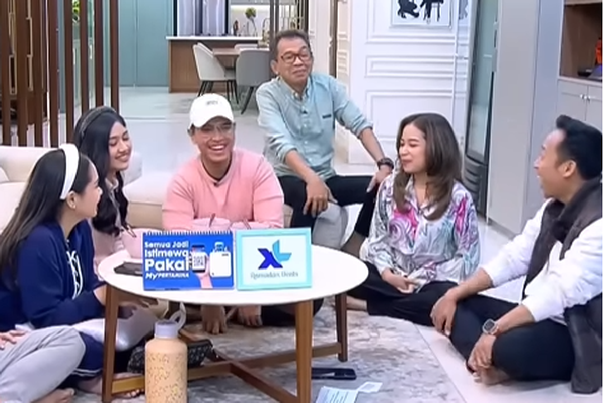 Cuplikan video saat Kaesang bersama istrinya Erina Gudono diundang ke rumah Raffi Ahmad dan Nagita Slavina di kawasan Andara yang berbatasan antara wilayah Depok, Jawa Barat dan Jakarta Selatan.