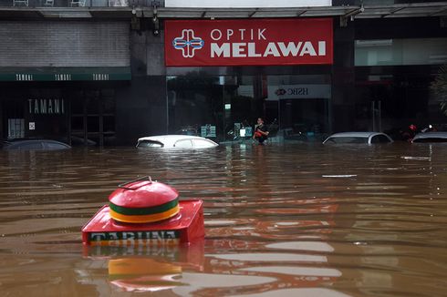 Jalan Kemang Raya Banjir 2 Meter, Sejumlah Mobil Terendam