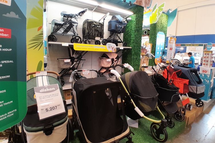 Dipakai Bobby Kertanegara, Pet Stroller Ini Dijual Rp8,4 Juta 