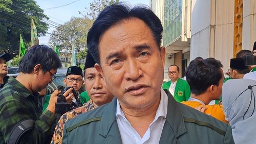 Sempat Sarankan Tak Maju Cawapres, Yusril Kini Janji Bakal Dukung Gibran jika Dipilih Prabowo