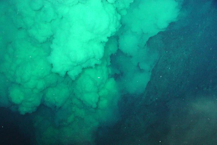 Studi Baru: Gunung Api Bawah Laut Mayotte Muntahkan Lava Pembuatan Bulan