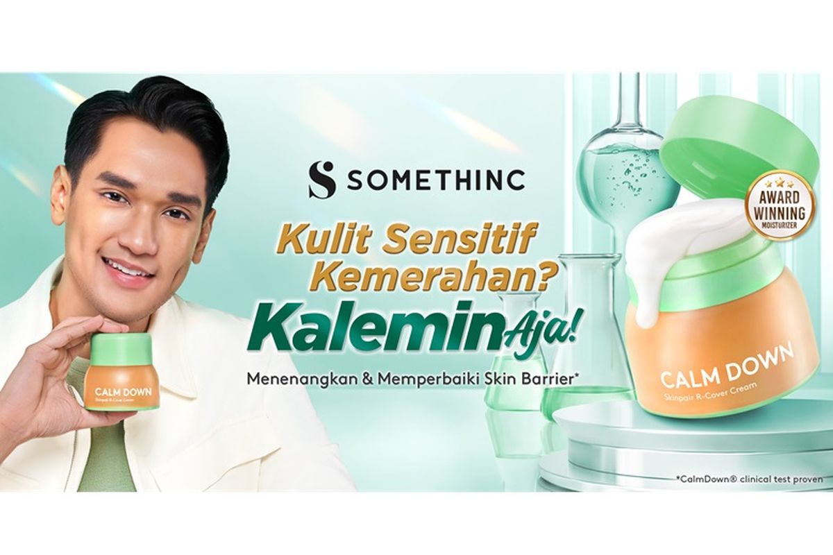 Afgan memercayakan penggunaan produk Somethinc Calm Down Series sebagai rangkaian skincare yang menjaga kulit wajah dari kemerahan dan iritasi. 