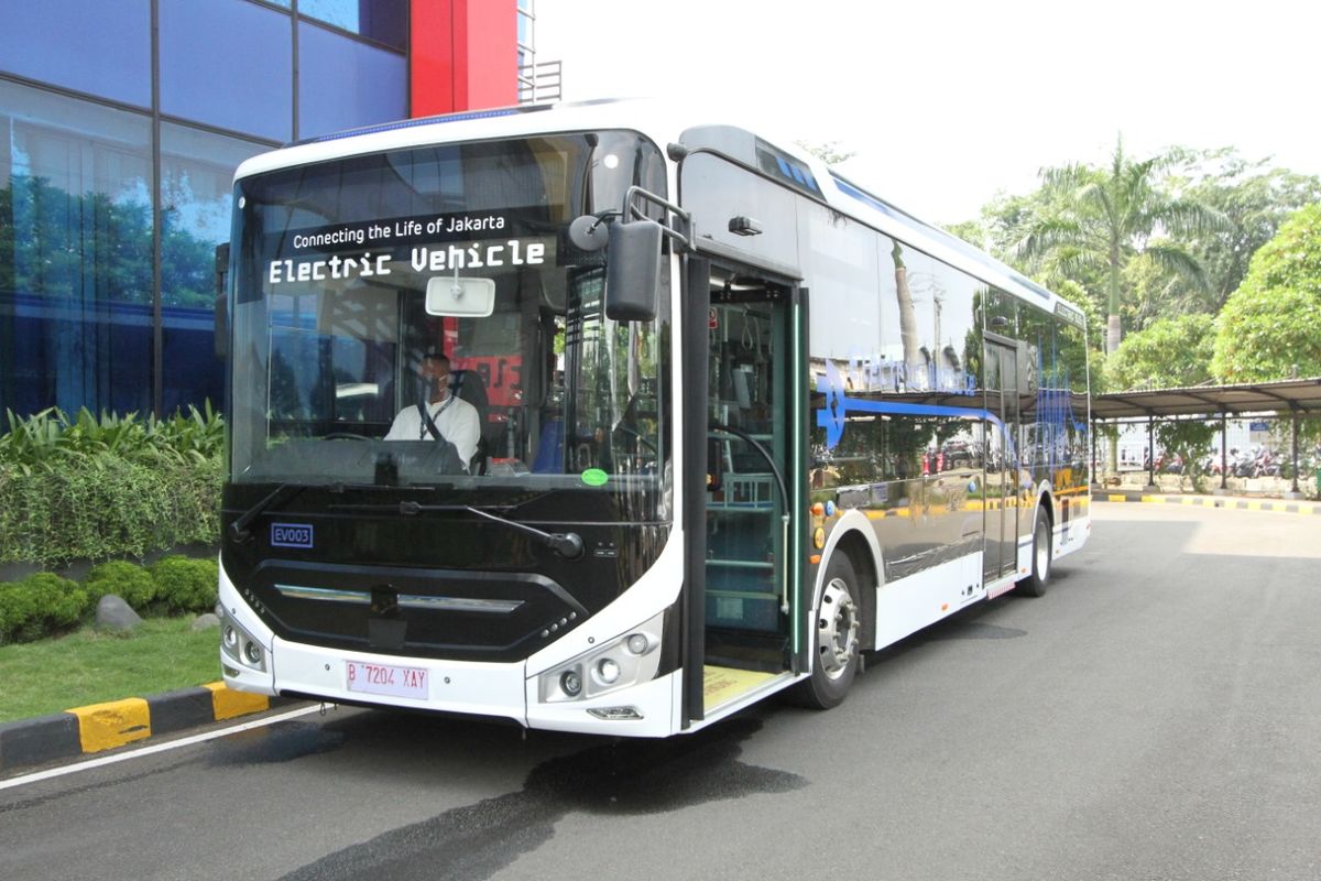 ilustrasi Bus Listrik Transjakarta