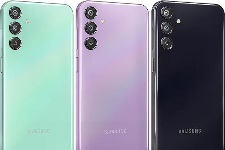 Samsung merilis Galaxy F15 di India pada Senin (4/3/2024). Ponsel ini adalah kembaran Galaxy A15 yang meluncur global beberapa waktu lalu. Spesifikasi dan desainnya mirip, hanya beda di kapasitas baterai. 