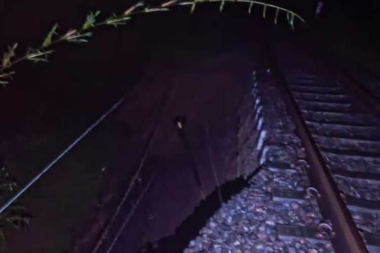 Rel Ambles di Cibeber–Lampegan, 2 Perjalanan KA Siliwangi Dibatalkan