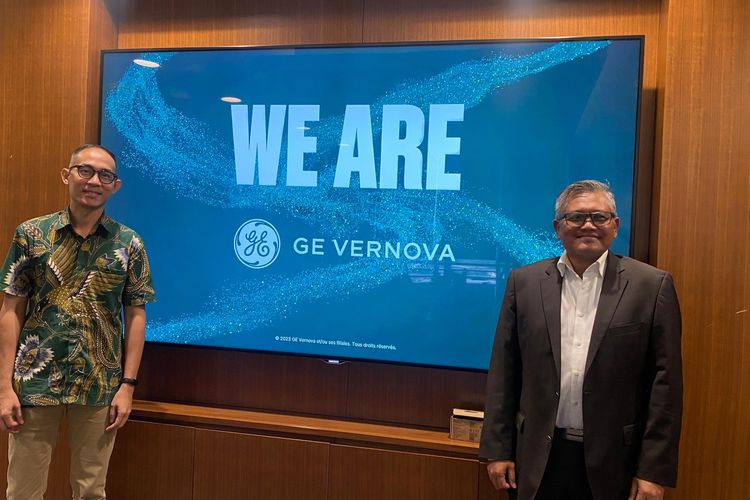 
Country Director Leader Gas Power Indonesia GE Vernova, George Djohan dan  Country Director Grid Solutions GE Vernova, Joko Prakoso usai temu media kantor GE Vernova, Jakarta, Rabu (15/5/2024).