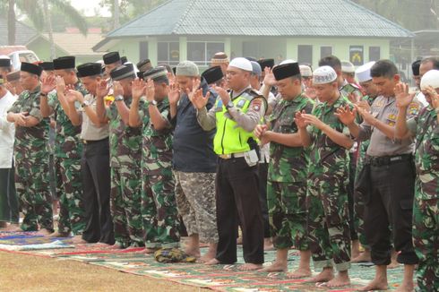 Karhutla dan Kemarau Panjang, TNI Gelar Shalat Minta Hujan