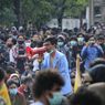 Demo Tolak UU Cipta Kerja di Bandung, Petugas Dilempar Bom Molotov