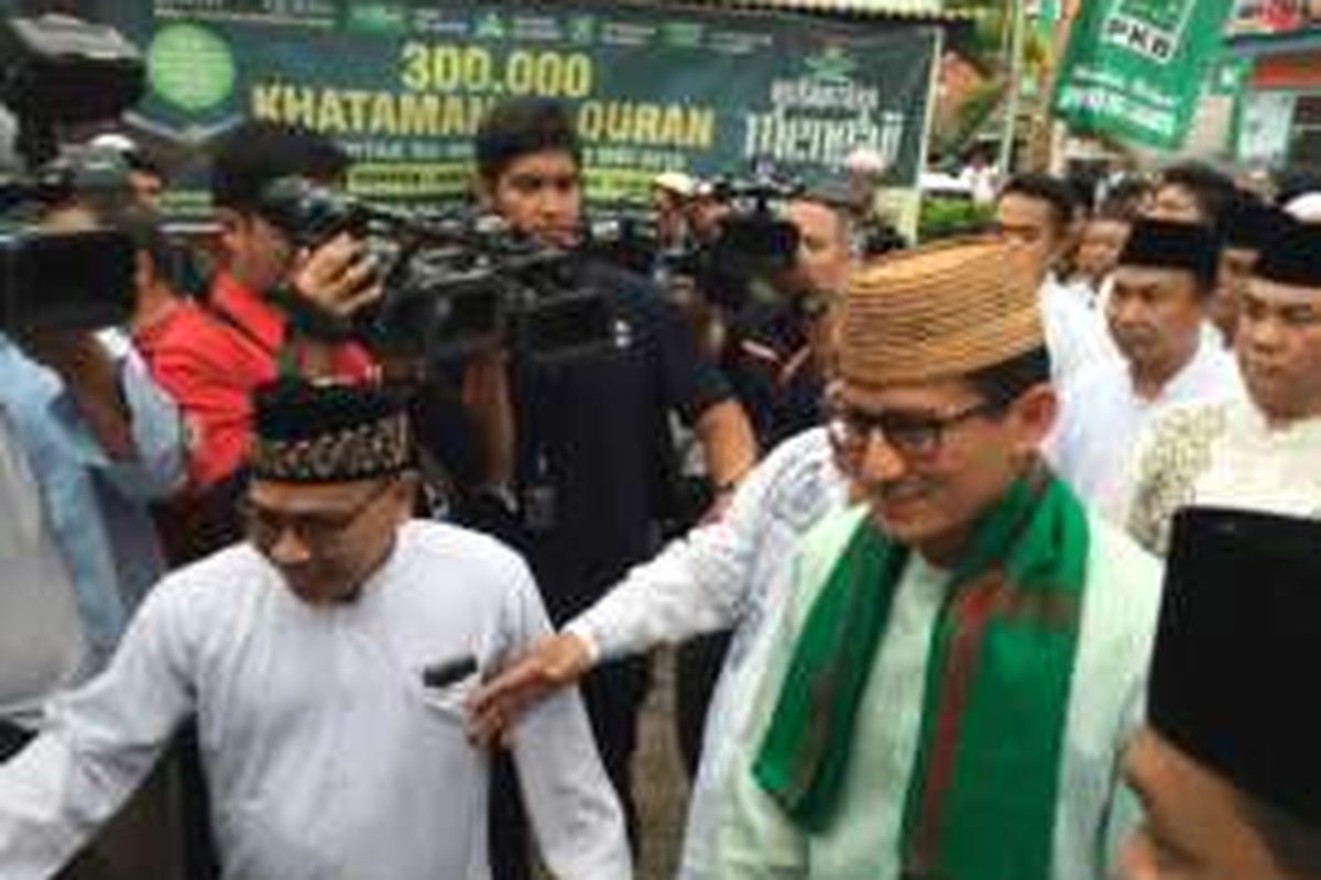 Bakal calon gubernur Sandiaga Uni saat datang ke deklarasi calon gubernur DKI dari Partai Kebangkitan Bangsa (PKB) di Pesantren Al-Qudwah Al-Muqqodasah, Jakarta Timur, Kamis (25/8/2016).