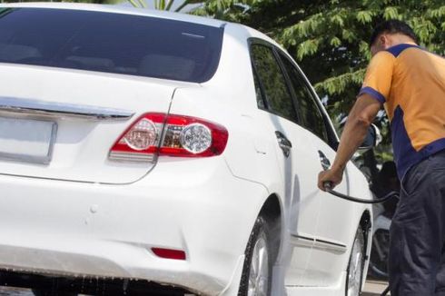 Agar Tak Timbul Jamur, Begini Cara Bilas Mobil Setelah Kena Air Hujan