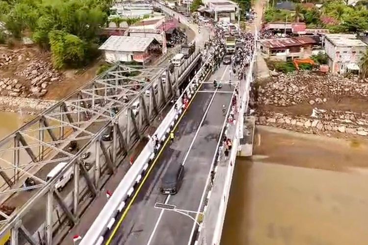 Jembatan Krueng Tingkeum Dibuka, Jalur Logistik Aceh-Sumut Kembali Lancar