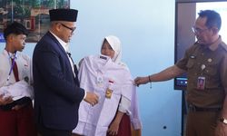 Seragam Gratis di Batang Kini Jangkau Sekolah Swasta, Bupati Faiz Siapkan Rp 4,5 Miliar