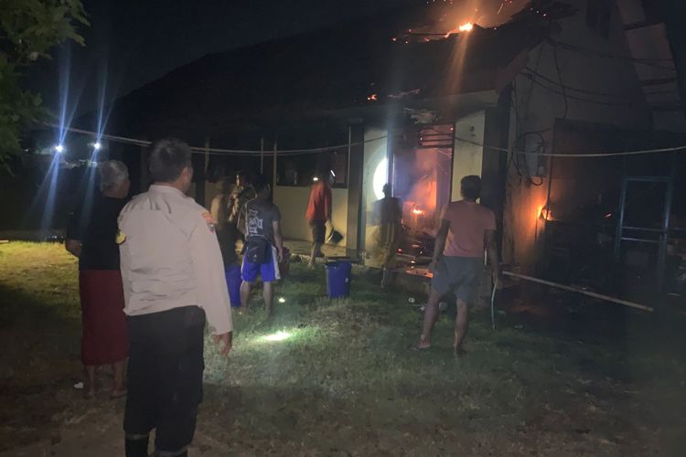 Ruang Kelas dan Gudang SMKN di Pasuruan Terbakar