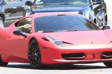 Warna Nyentrik Ferrari 458 Italia Milik Justin Bieber