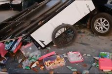 Viral Video Gerobak Penjual Kue di Makassar Ditabrak Mobil Lalu Kabur, Polisi Kejar Pelaku