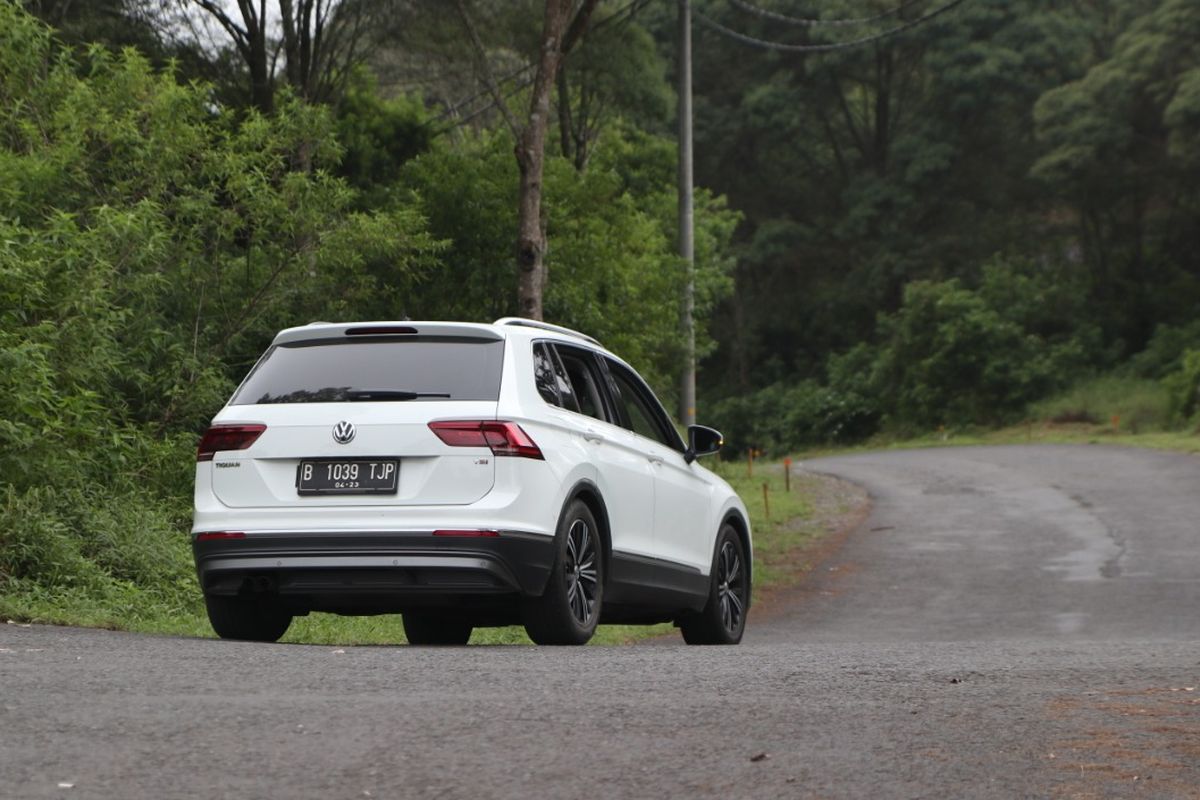 Tampak bagian belakang Volkswagen Tiguan