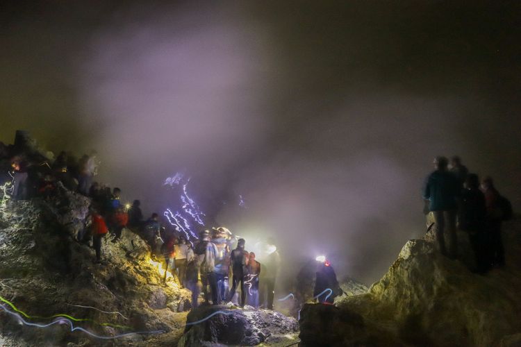   Kawasan Taman Wisata Alam (TWA) Kawah Ijen di Kecamatan Ijen Kabupaten Bondowoso resmi ditutup sejak 16 hingga 29 Maret 2020