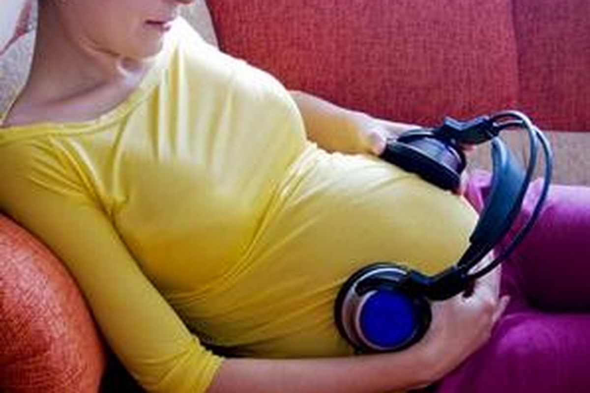 Stimulasi musik bisa membantu meningkatkan kecerdasan anak dan juga mengatur 'jam malam' anak.