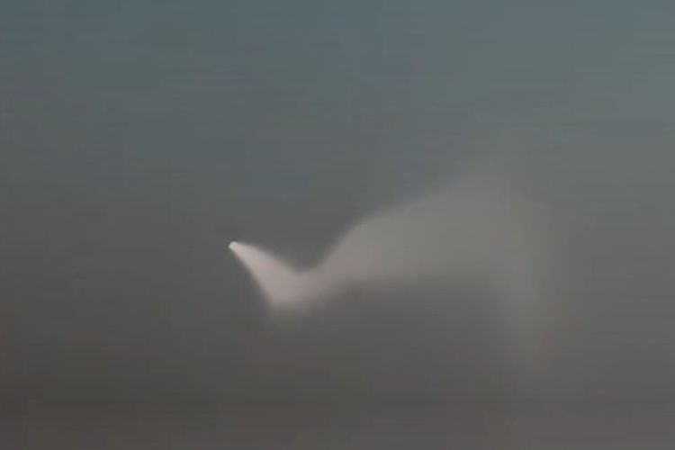 Benda Misterius di Langit Bali Ternyata Jejak Roket China Jielong-3, Ini Penjelasan BRIN