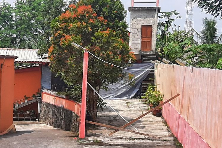 Lokasi penemuan jenazah perempuan dengan kondisi terpotong di kamar mandi salah satu wisma Jalan Kaliurang, Dusun Purwodadi, Kalurahan Pakembinangun, Kecamatan Pakem, Kabupaten Sleman.