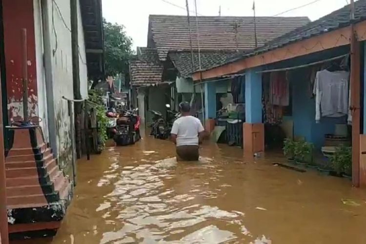 Kondisi banjir di Kabupaten Pasuruan, Jawa Timur, Selasa (18/1/2022).