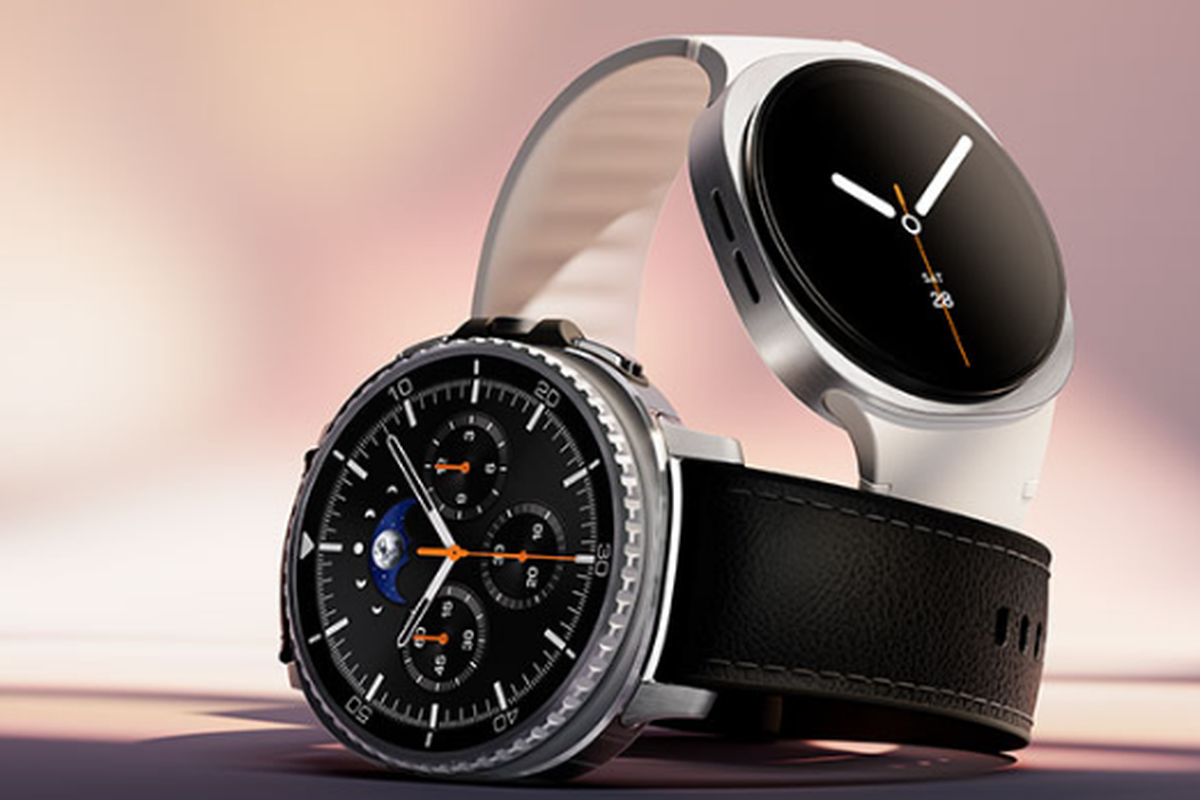 Samsung Galaxy Watch 8 Series hadir dalam dua model, meliputi Galaxy Watch 8 reguler (atas) dan Galaxy Watch 8 Classic (bawah)