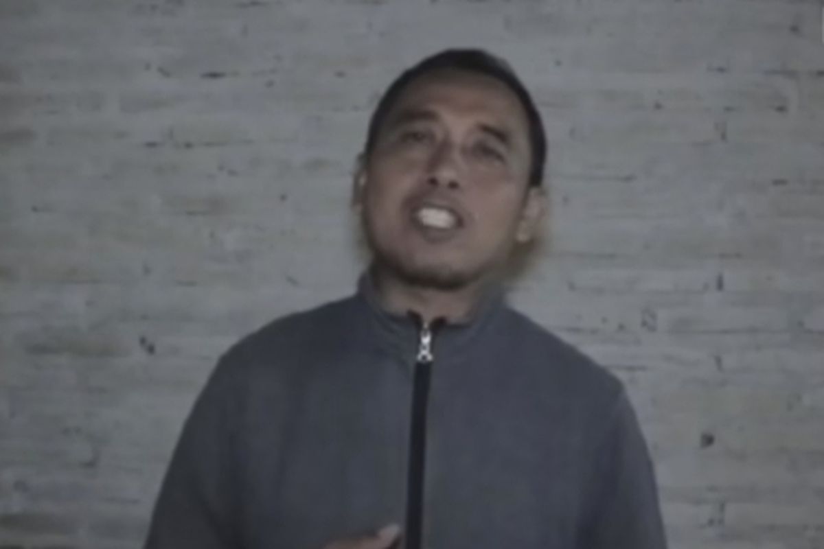 Pria yang mengaku bernama Muhammad Syukron membohongi istrinya dengan berpura-pura telah menjadi korban begal, dan informasi tersebut tersebar di media sosial. 